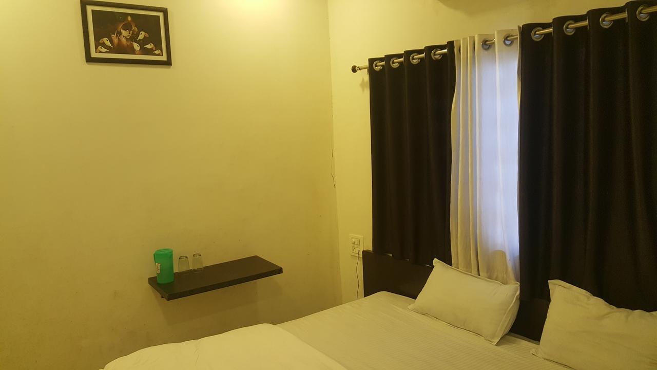 Hotel Kalajanki Ujjain Buitenkant foto
